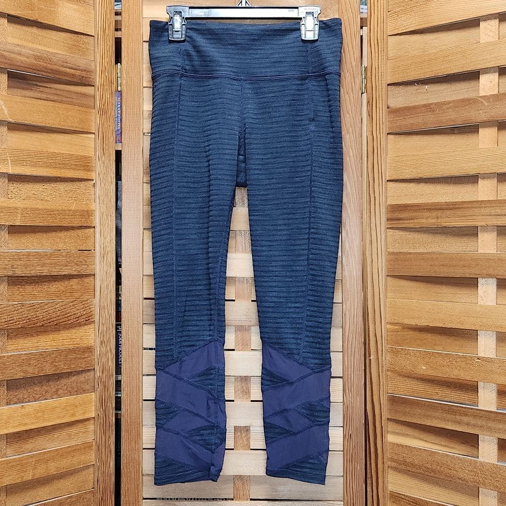 Athleta Navy Capris Leggings Women's Size XS Mesh Polyester Spandex Nylon